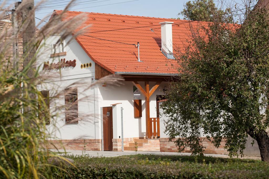 Maushaus Hotel Vemend Exterior photo
